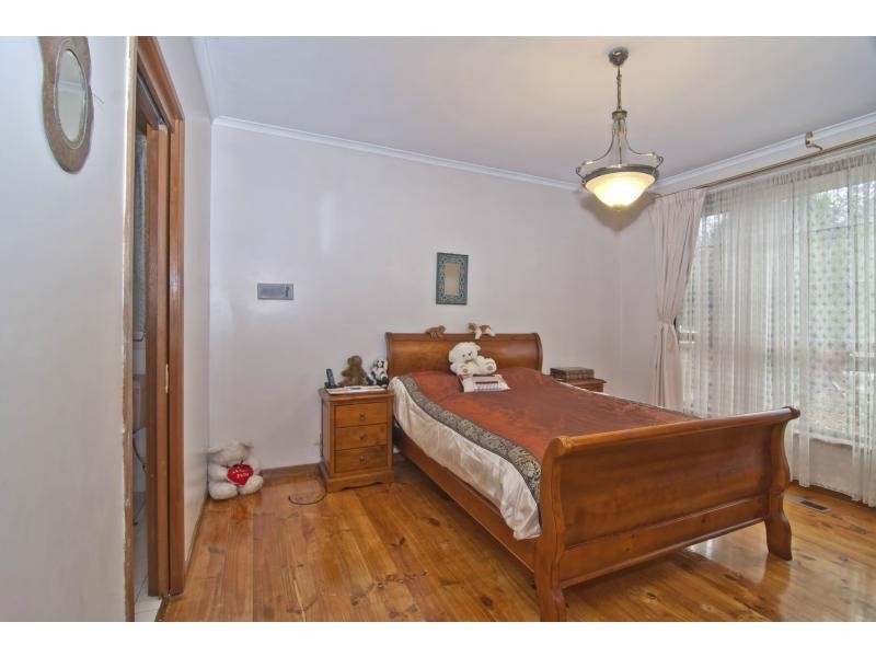 318 James Cook Drive, Endeavour Hills VIC 3802