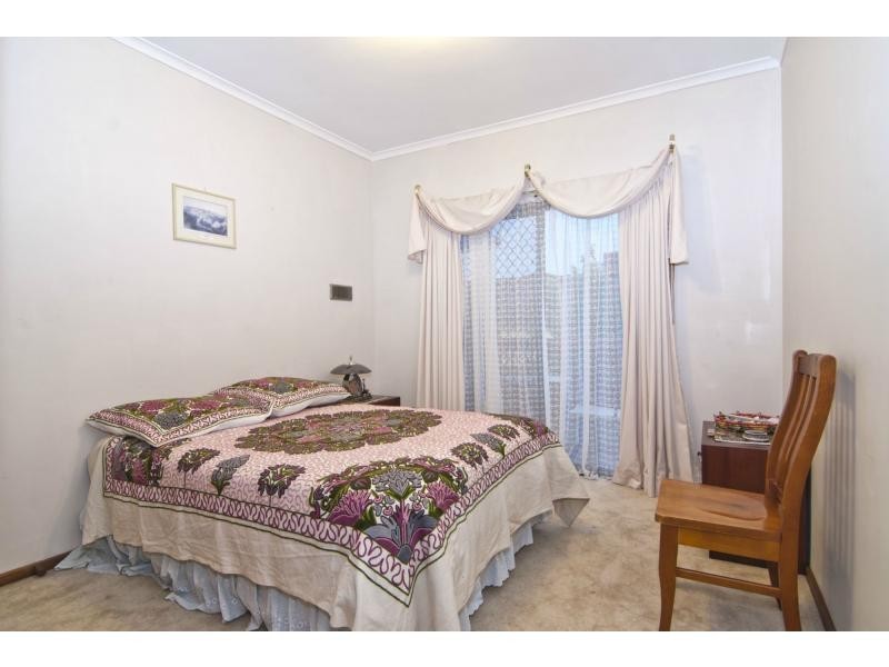 318 James Cook Drive, Endeavour Hills VIC 3802