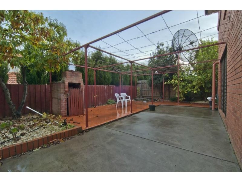 318 James Cook Drive, Endeavour Hills VIC 3802