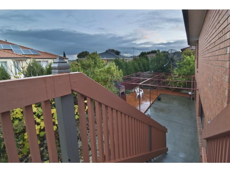 318 James Cook Drive, Endeavour Hills VIC 3802