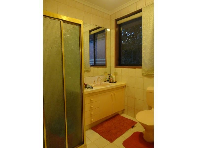 318 James Cook Drive, Endeavour Hills VIC 3802