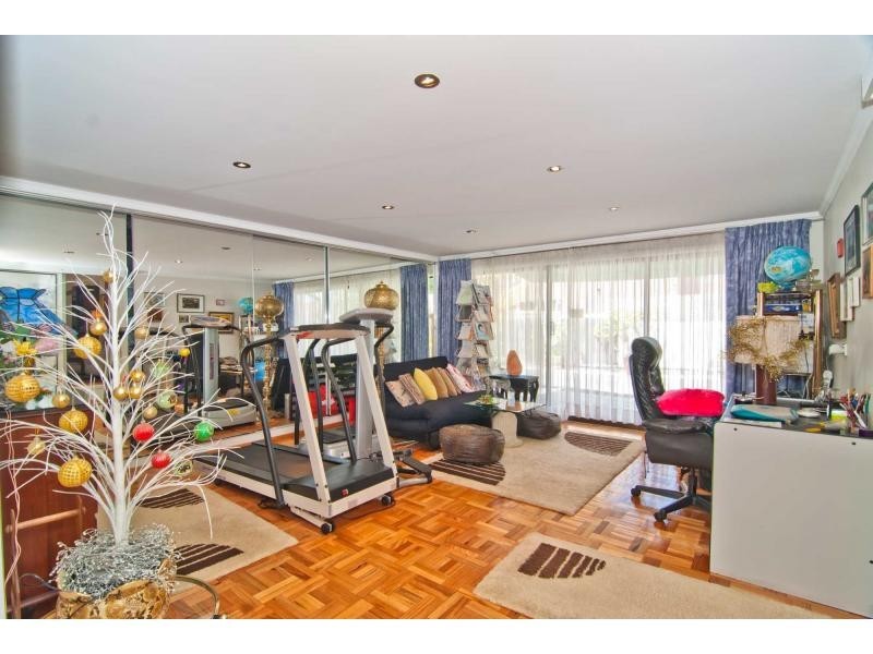 2/10 Neville Street, Carnegie VIC 3163