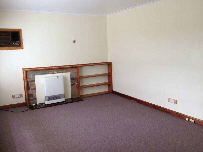 5 Ficifolia Drive, Doveton VIC 3177