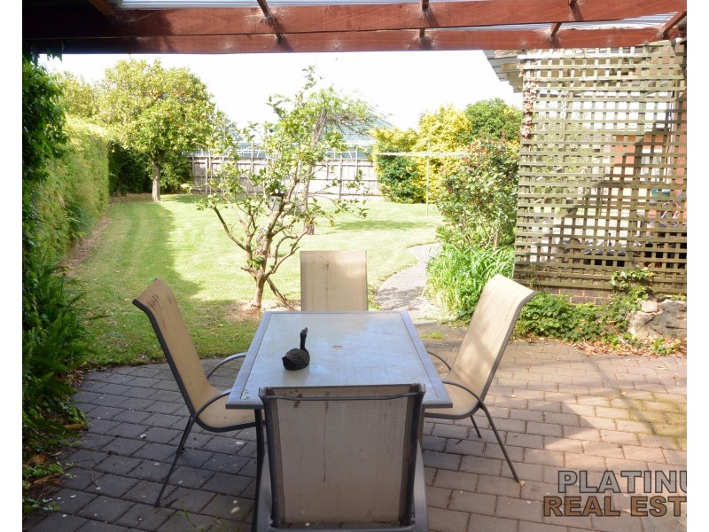 12 Ferguson Ct, Eumemmerring VIC 3177