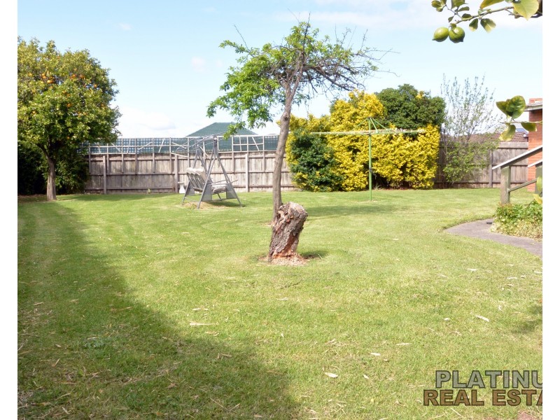 12 Ferguson Ct, Eumemmerring VIC 3177