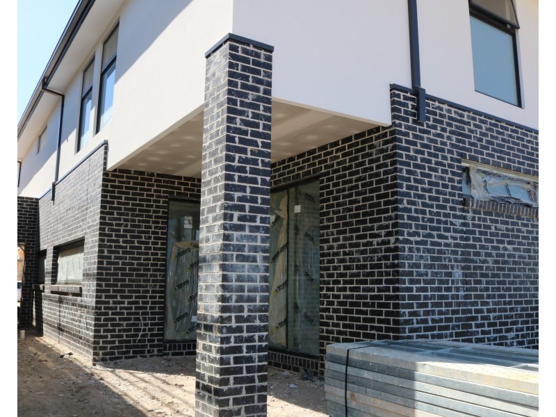 11 Stature Avenue, Clyde North VIC 3978