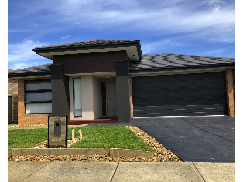 24 Pegasus Rd, Cranbourne West VIC 3977