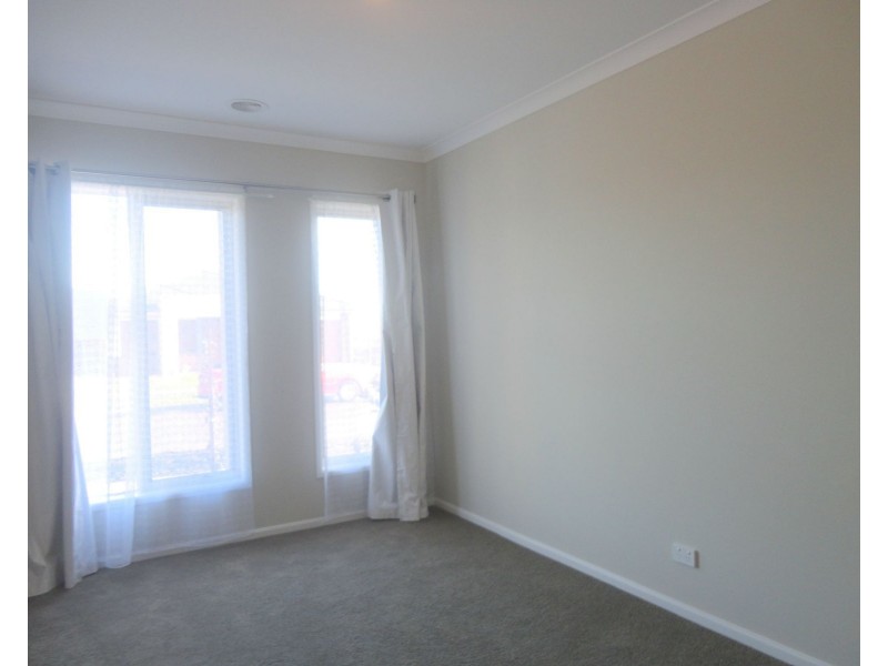 29 Eminence Drive, Cranbourne West VIC 3977