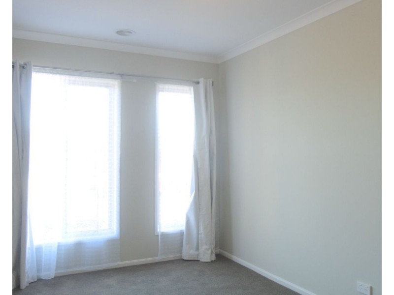 29 Eminence Drive, Cranbourne West VIC 3977