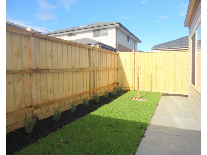 29 Eminence Drive, Cranbourne West VIC 3977