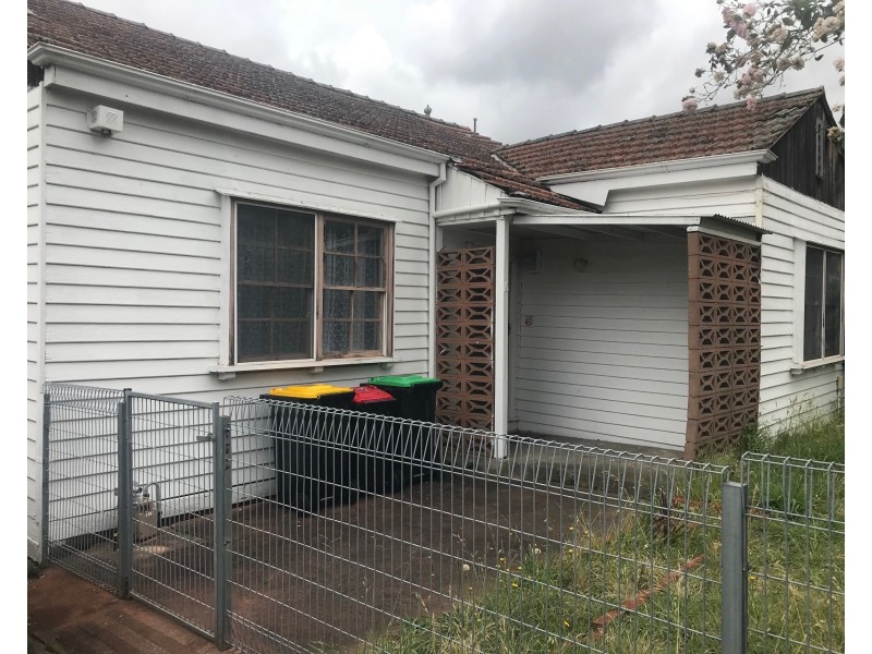 16 Mcfarlane Cres, Dandenong VIC 3175