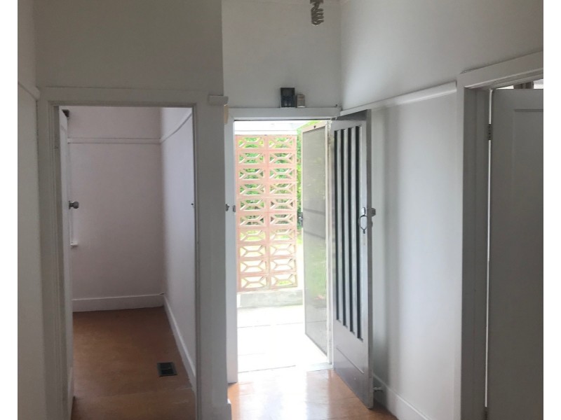 16 Mcfarlane Cres, Dandenong VIC 3175