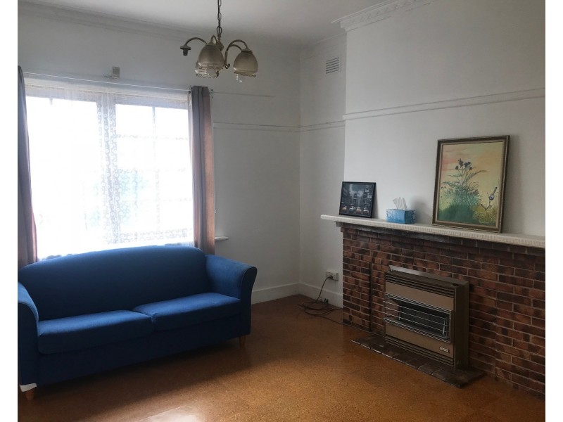 16 Mcfarlane Cres, Dandenong VIC 3175