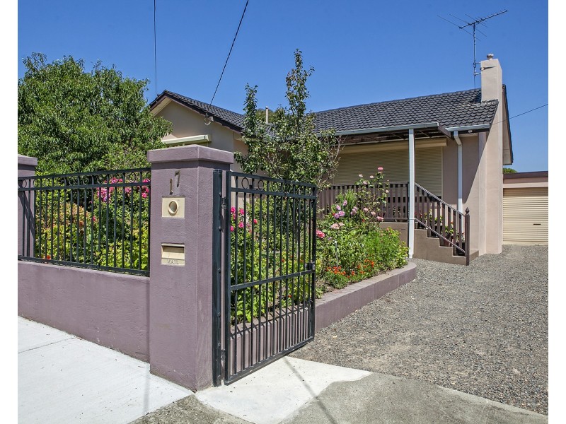 17 Agonis St, Doveton VIC 3177