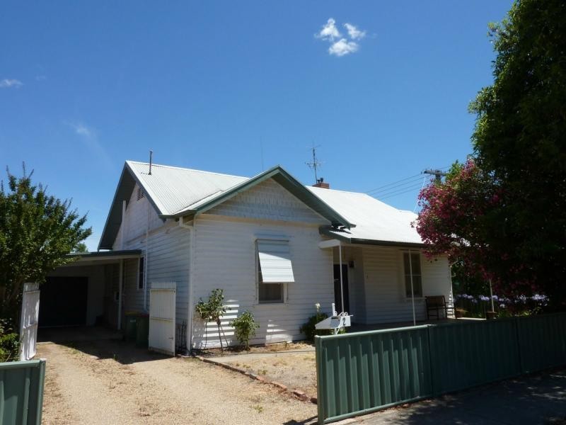 2 Perth Street, Benalla VIC 3672