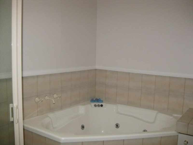 30 Goomalibee Street, Benalla VIC 3672