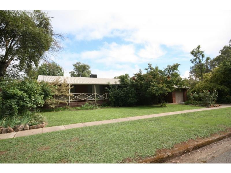 14 Neil Avenue, Benalla VIC 3672