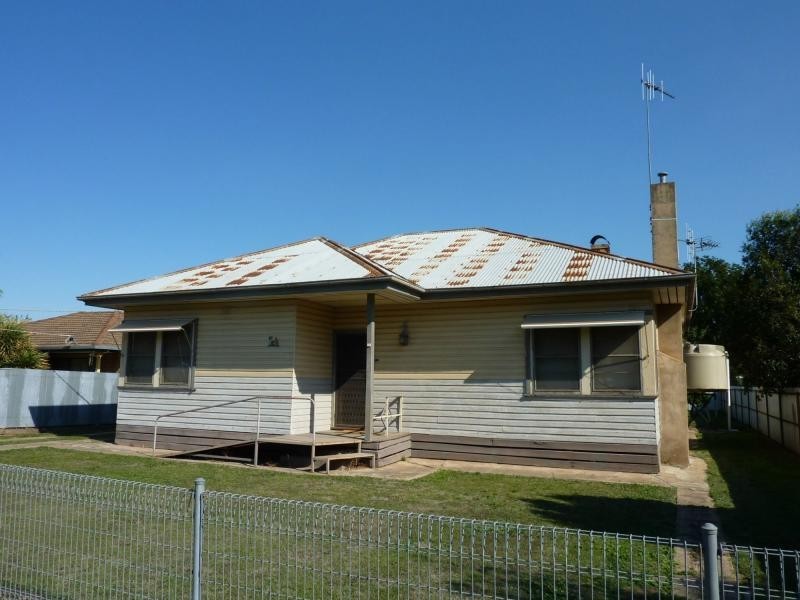 10 Tomkins Parade, Benalla VIC 3672