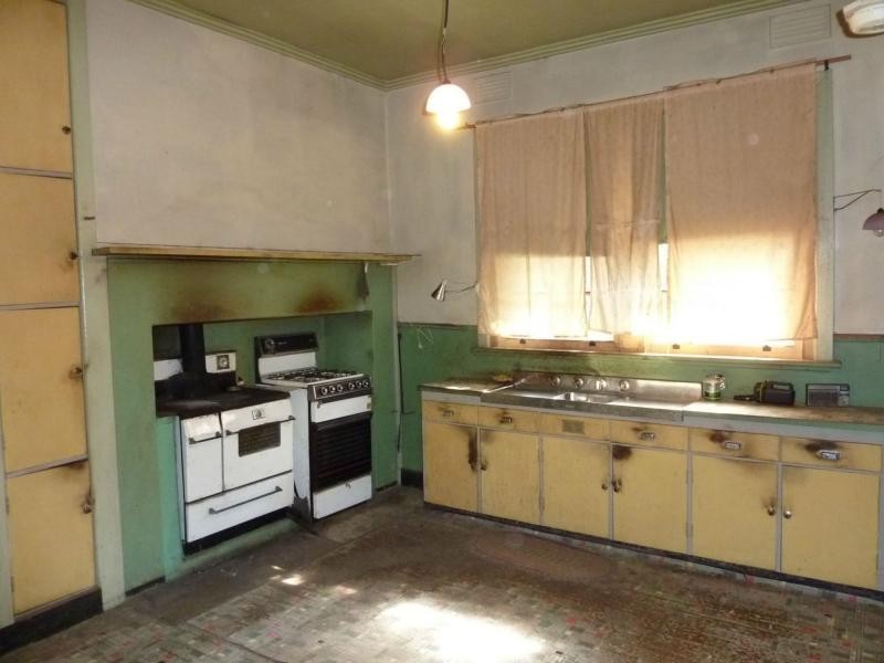 10 Tomkins Parade, Benalla VIC 3672