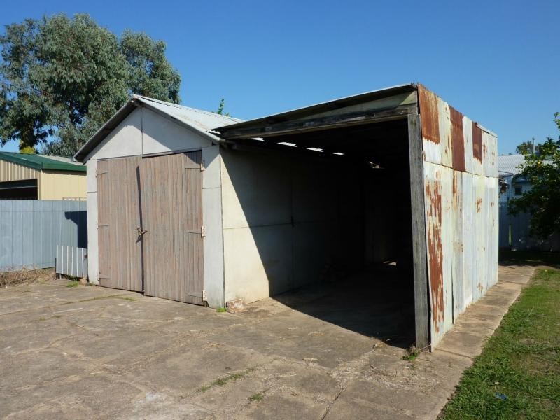 10 Tomkins Parade, Benalla VIC 3672