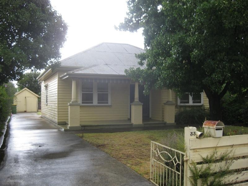 33 Charles Street, Benalla VIC 3672