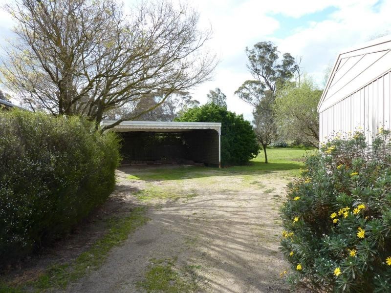 50 Cemetery Road, Benalla VIC 3672