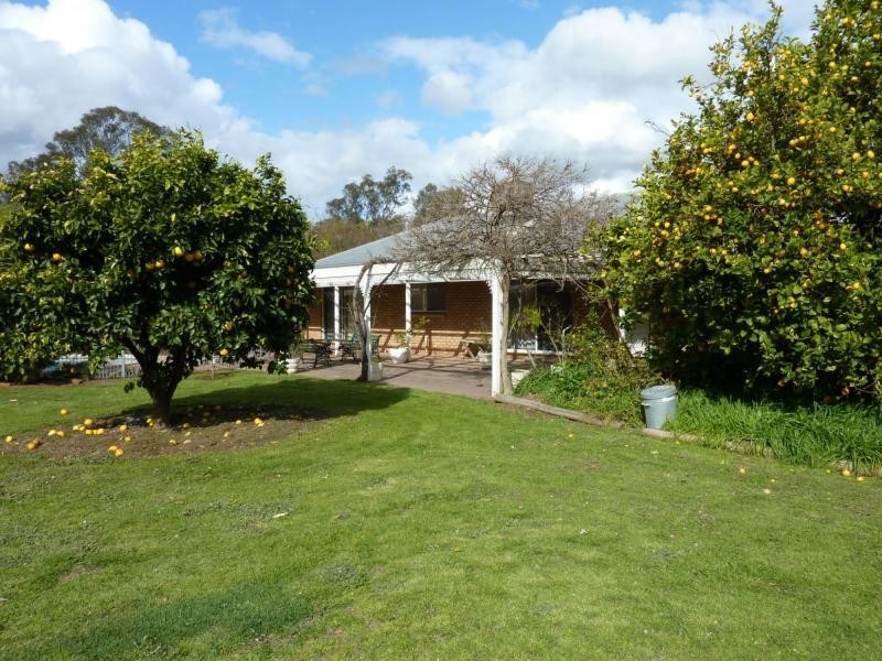 50 Cemetery Road, Benalla VIC 3672