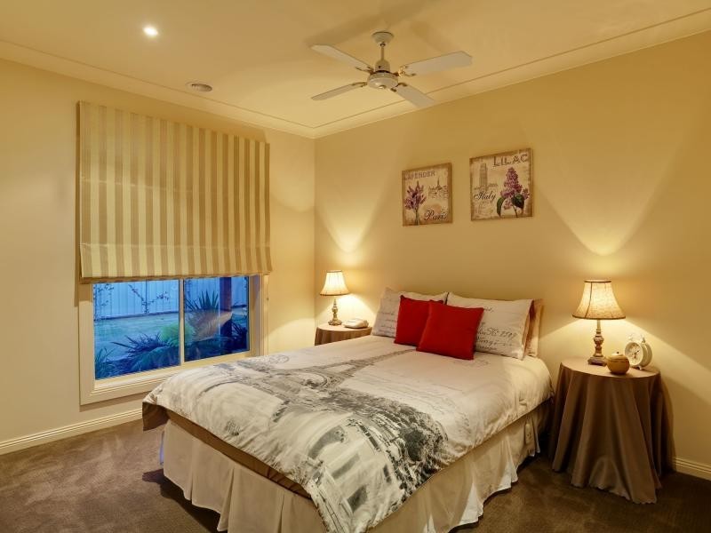 27 Olivers Road, Benalla VIC 3672