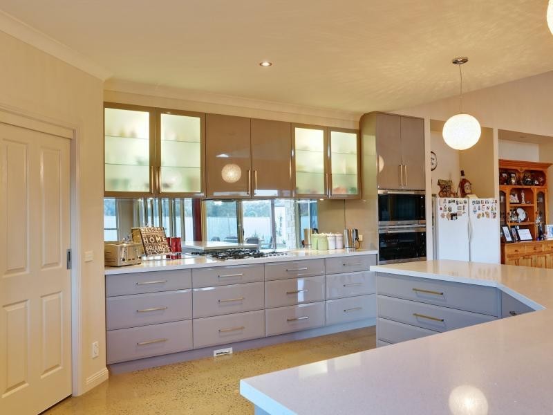 27 Olivers Road, Benalla VIC 3672