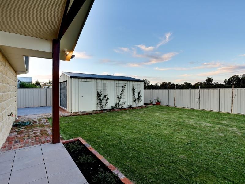 27 Olivers Road, Benalla VIC 3672