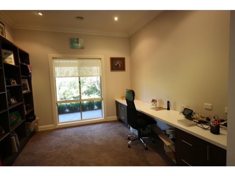 8 Glenfern Court, Benalla VIC 3672