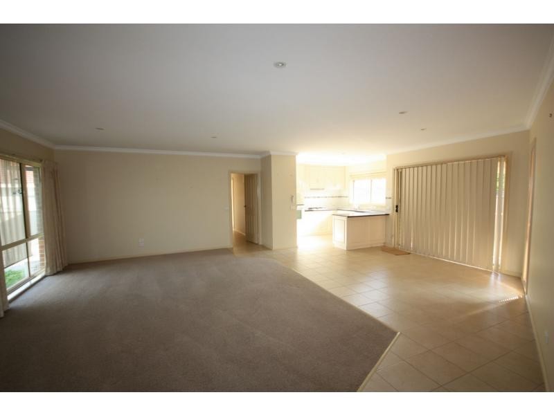 Unit 2/94 Salisbury Street, Benalla VIC 3672