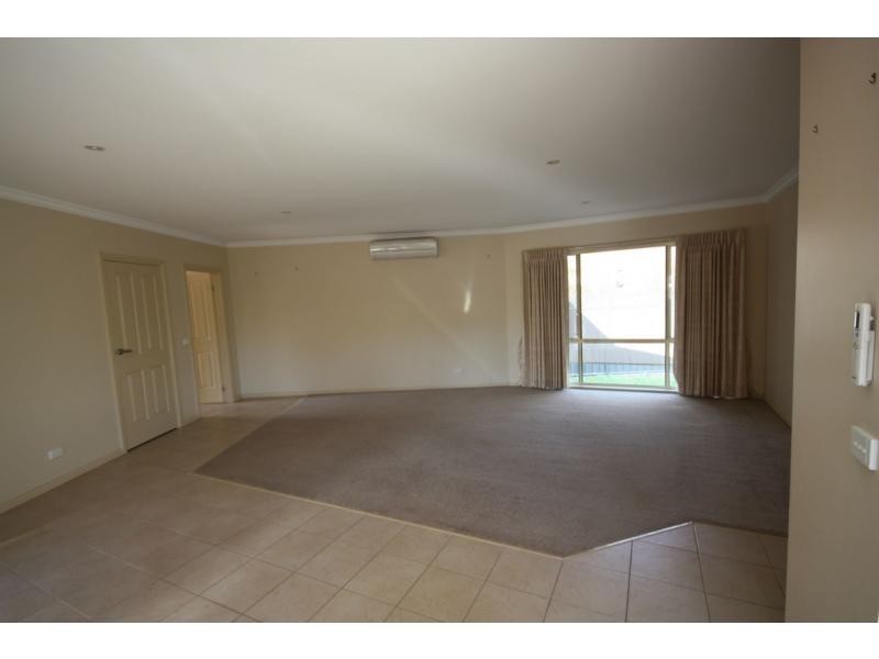 Unit 2/94 Salisbury Street, Benalla VIC 3672