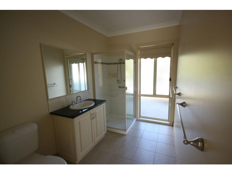 Unit 2/94 Salisbury Street, Benalla VIC 3672