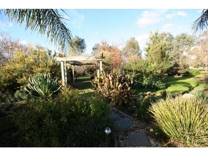 67 Olivers Road, Benalla VIC 3672
