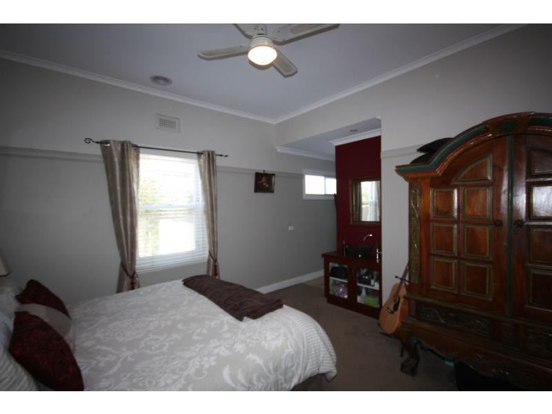 24 Benson Street, Benalla VIC 3672