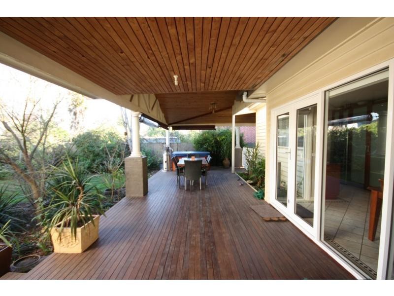 24 Benson Street, Benalla VIC 3672