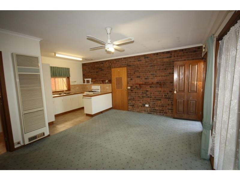 2/2 Moore Street, Benalla VIC 3672