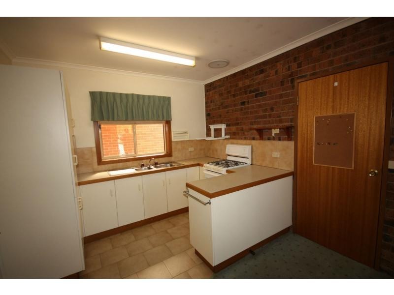 2/2 Moore Street, Benalla VIC 3672