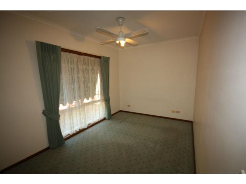 2/2 Moore Street, Benalla VIC 3672