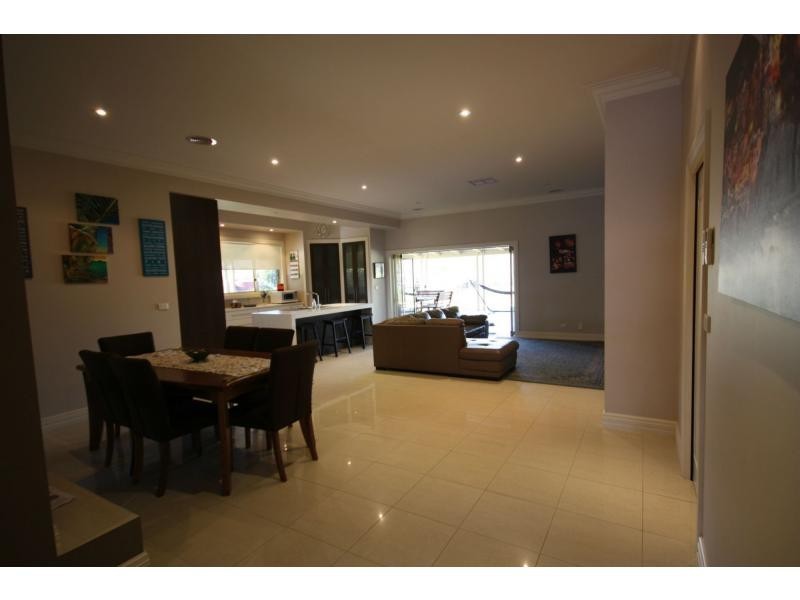 8 Glenfern Court, Benalla VIC 3672