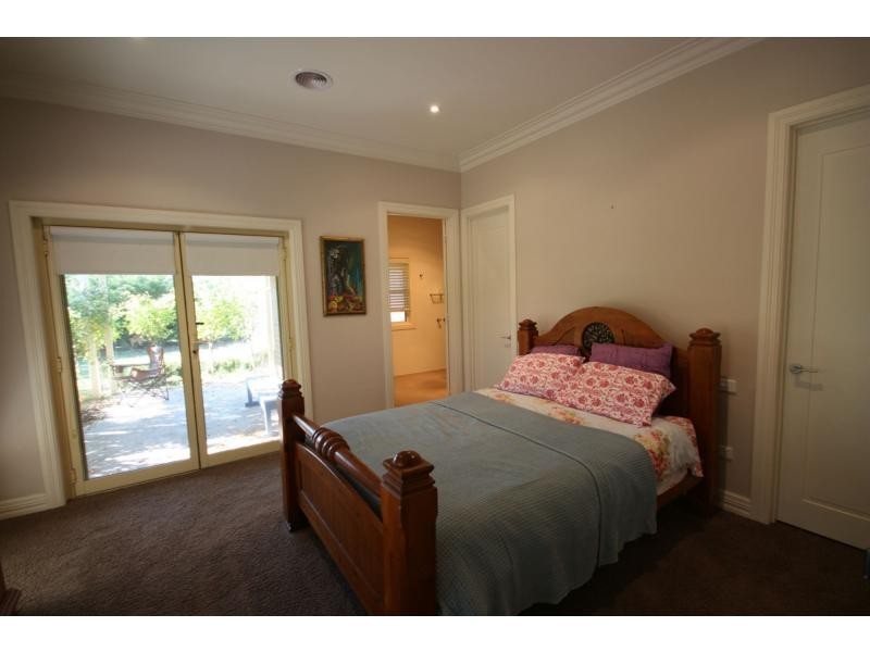 8 Glenfern Court, Benalla VIC 3672