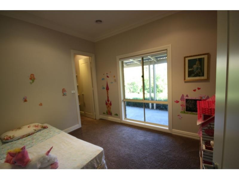 8 Glenfern Court, Benalla VIC 3672