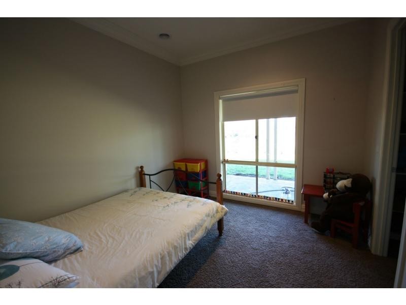 8 Glenfern Court, Benalla VIC 3672