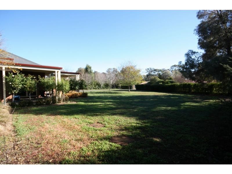 8 Glenfern Court, Benalla VIC 3672