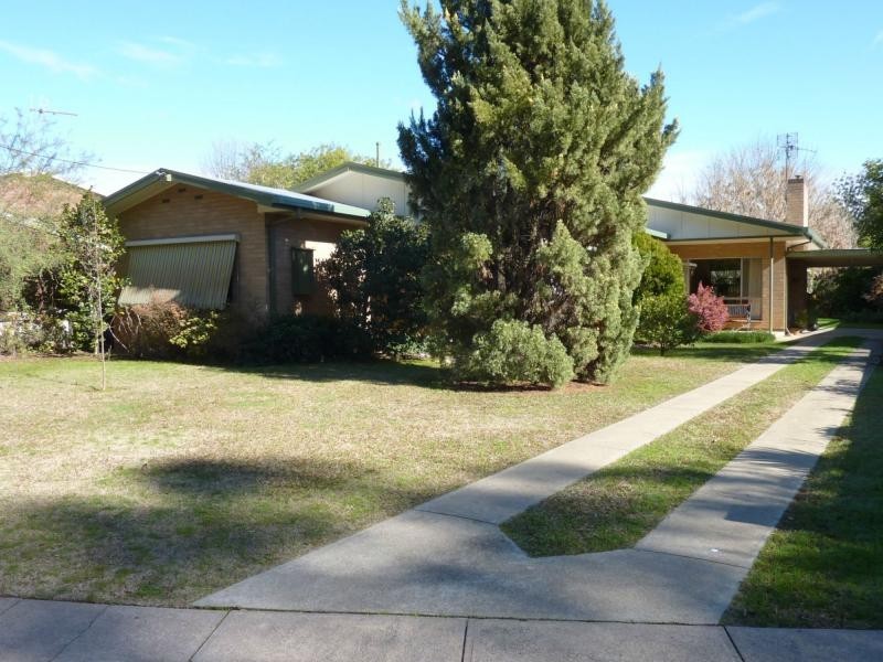 12 Neil Avenue, Benalla VIC 3672