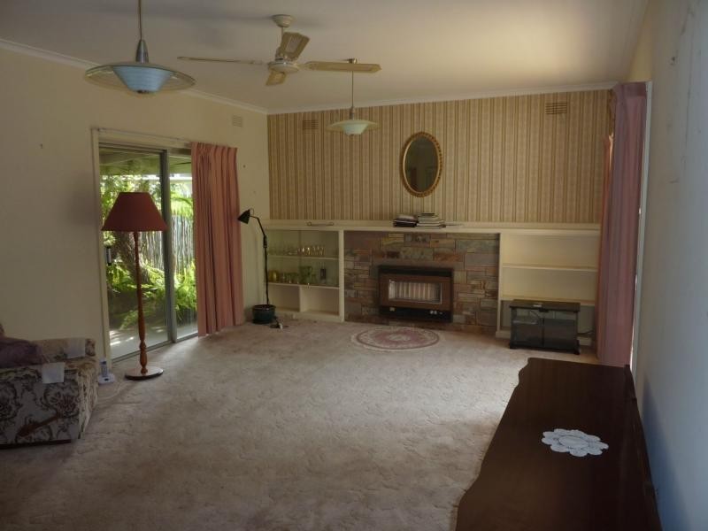 12 Neil Avenue, Benalla VIC 3672