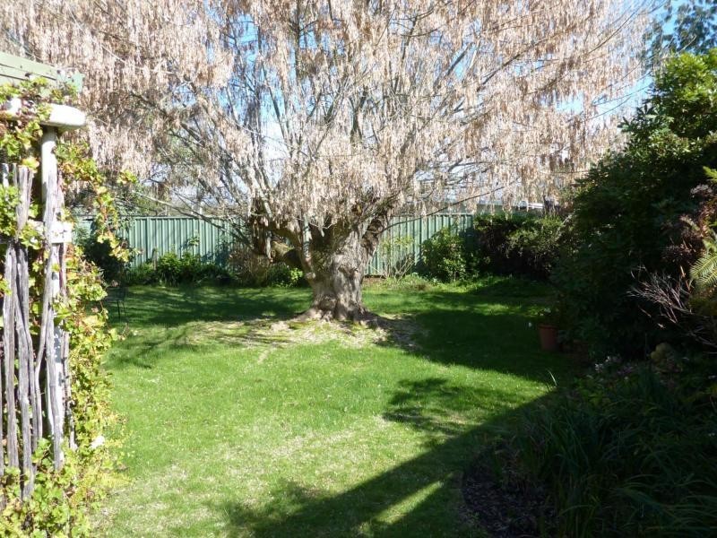 12 Neil Avenue, Benalla VIC 3672