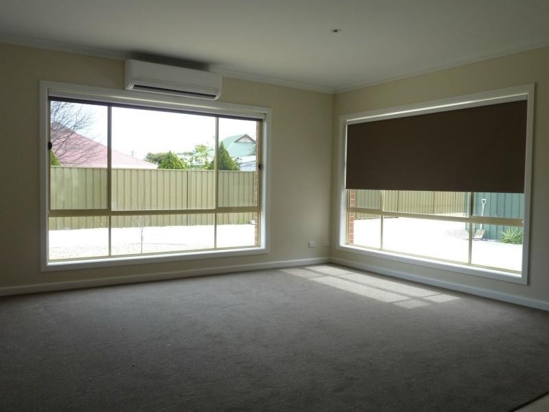 2/2 Meadows Avenue, Benalla VIC 3672