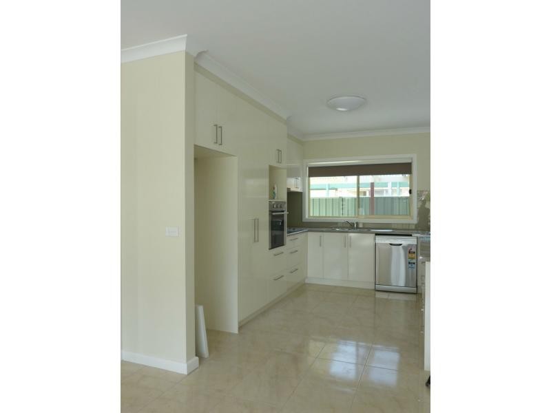 2/2 Meadows Avenue, Benalla VIC 3672